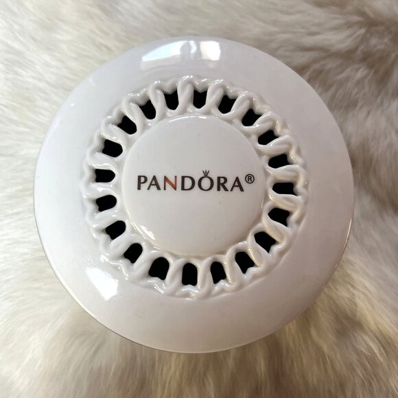 Pandora Bone China Porcelain Jewelry Box Lattice Hearts Lid "Circle of Love" - Picture 1 of 10